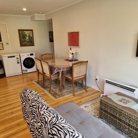 Entire Ground Floor With Full-Privacy And Family-Friendly Popular To Ferry Catchers Wellington Bagian luar foto