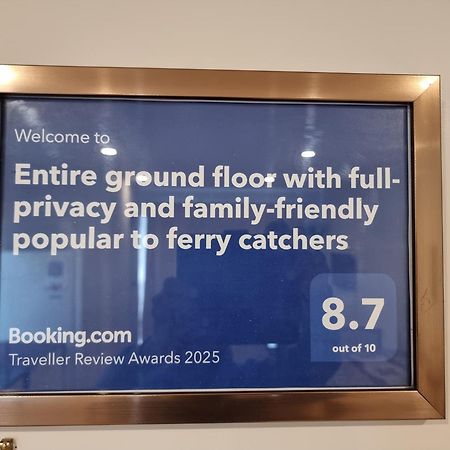 Entire Ground Floor With Full-Privacy And Family-Friendly Popular To Ferry Catchers Wellington Bagian luar foto