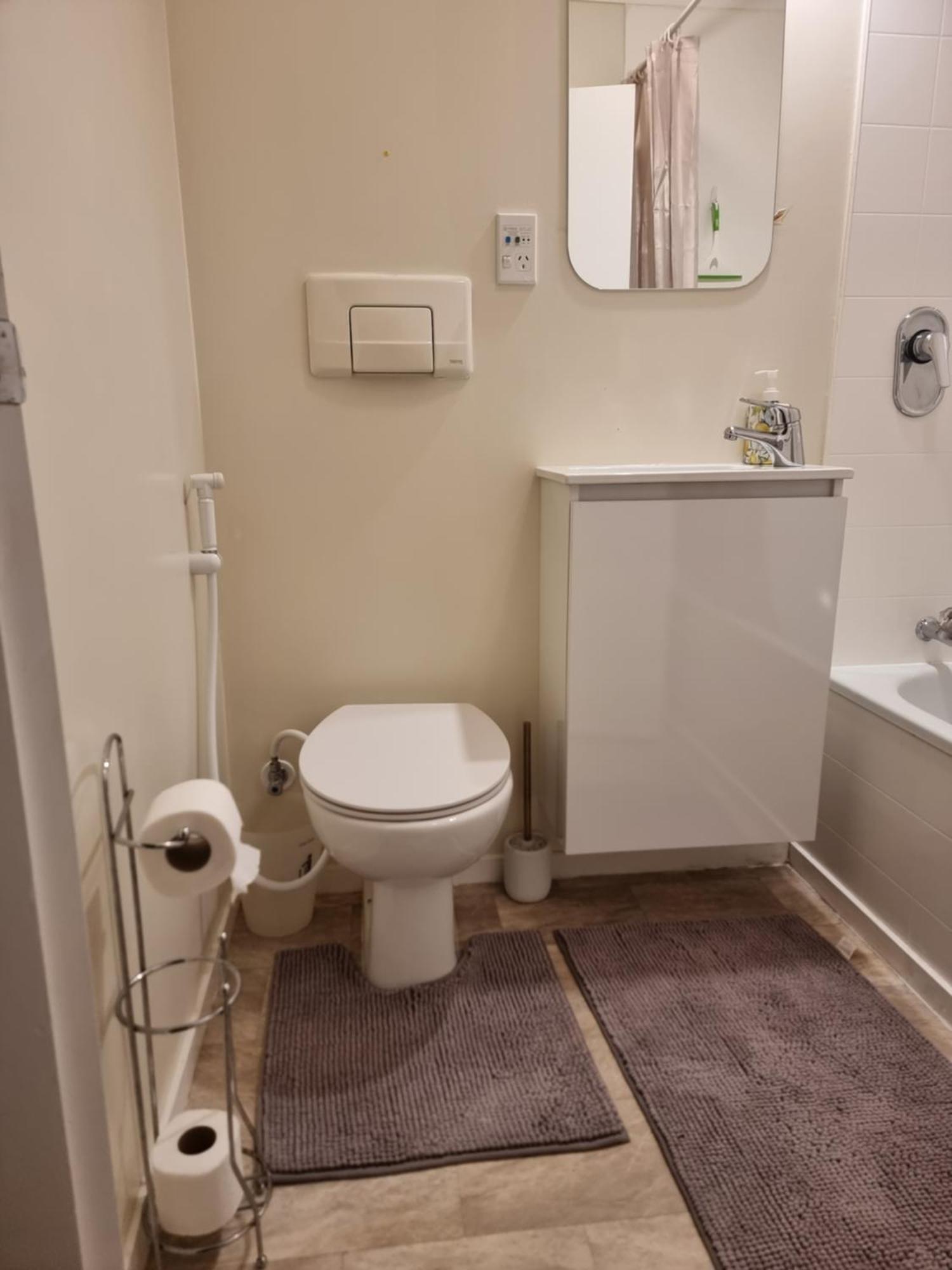 Entire Ground Floor With Full-Privacy And Family-Friendly Popular To Ferry Catchers Wellington Bagian luar foto