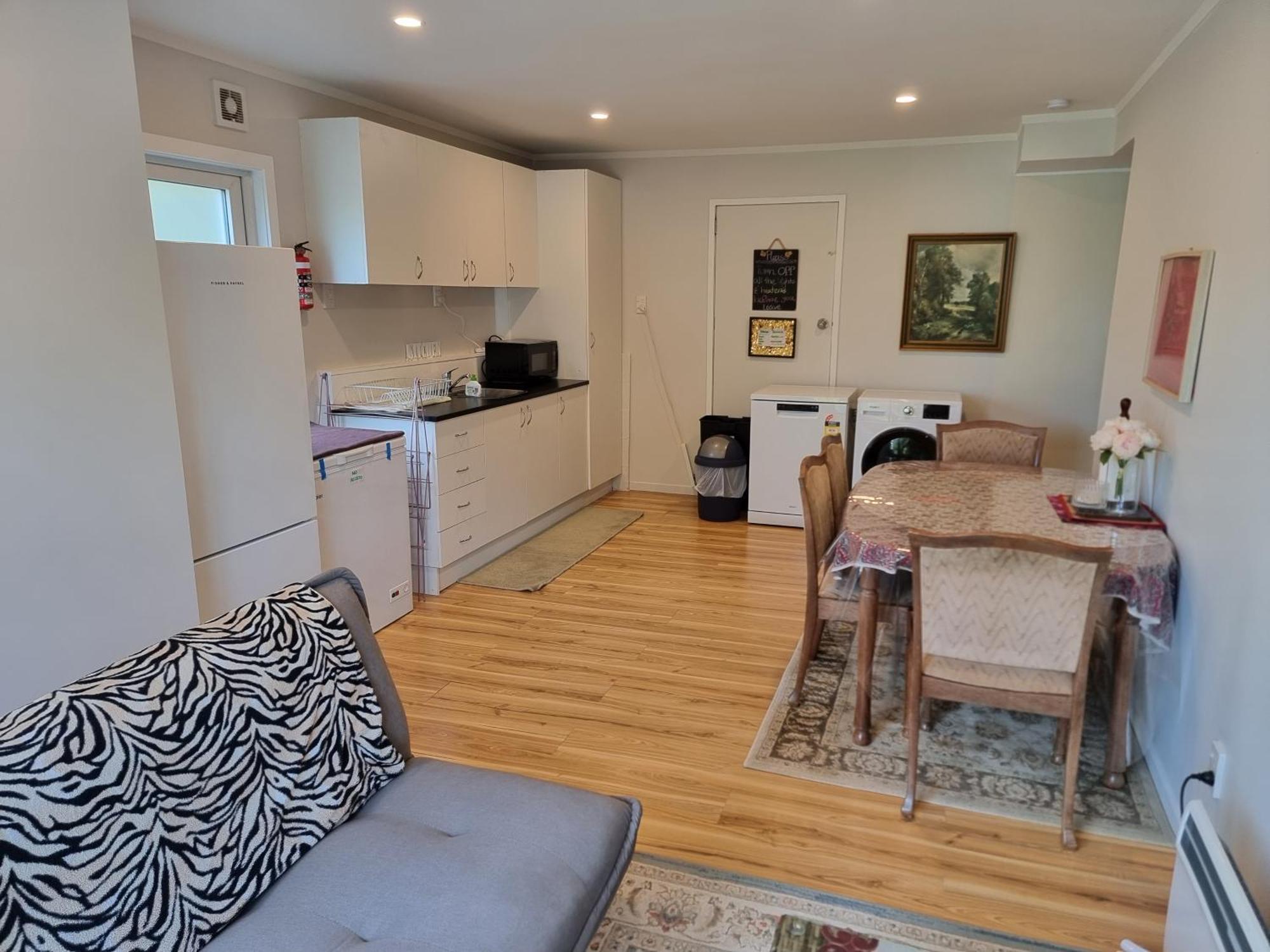 Entire Ground Floor With Full-Privacy And Family-Friendly Popular To Ferry Catchers Wellington Bagian luar foto